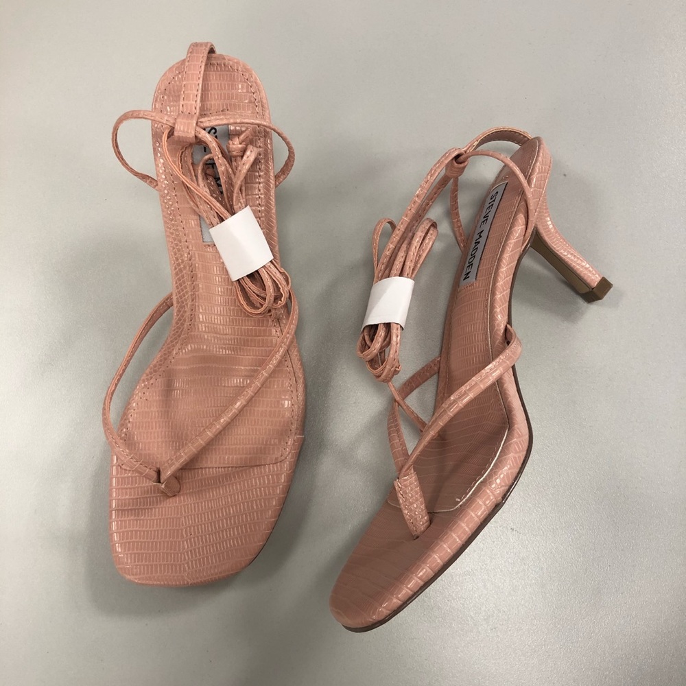 Lace up kitten heel